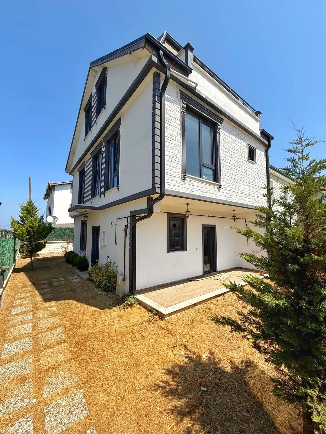 FIRSAT FİYAT! DENİZE 2.PARSEL, TAM BAĞIMSIZ MÜSTAKİL! EBEVEYN BANYOLU, DENİZ MANZARALI, 4+1 TRİPLEKS! KOCAALİ YALI MH — Satılık Villa, Kocaali