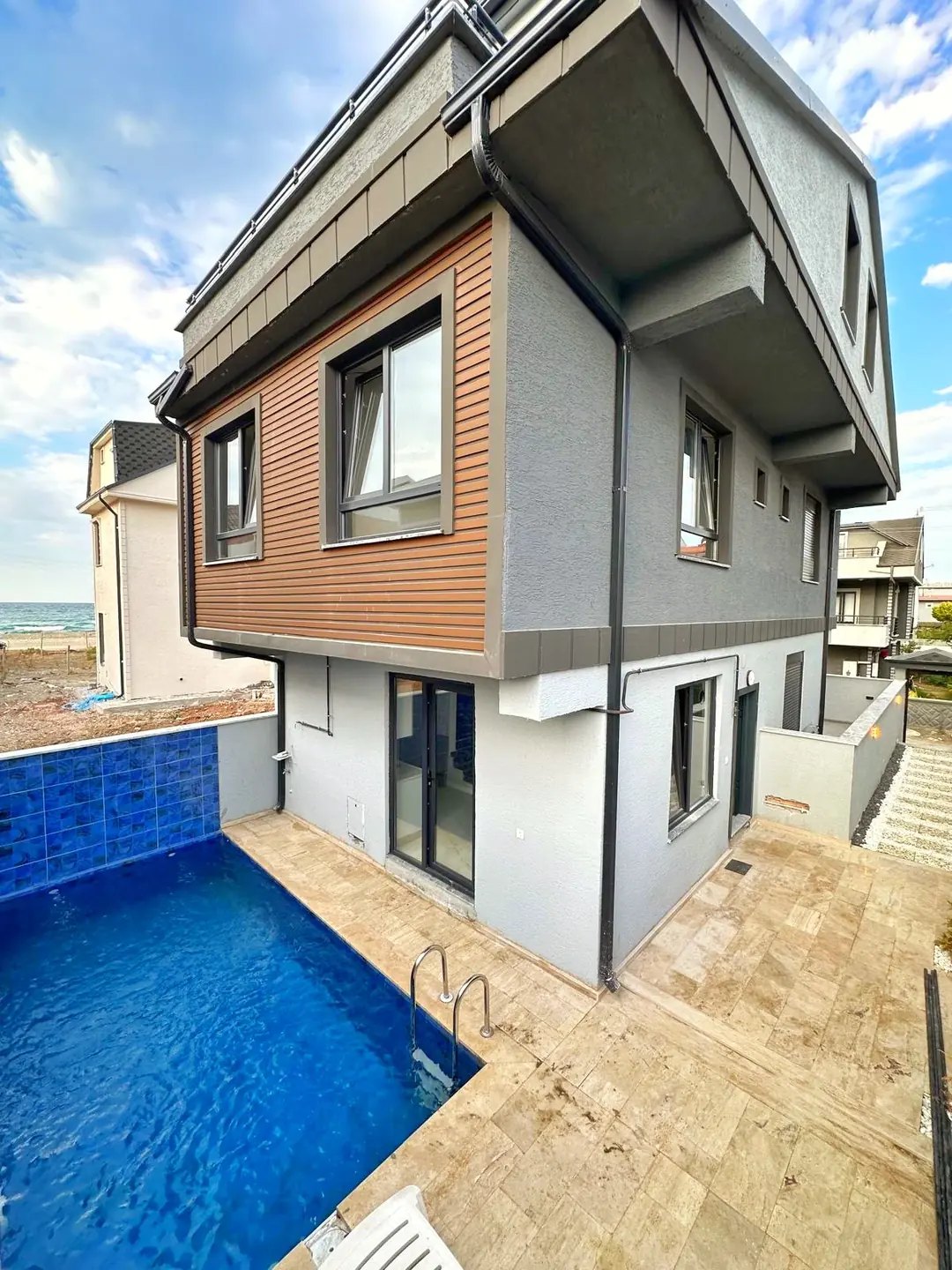 TERAS DENİZ MANZARALI, FİYAT/PERFORMANS HAVUZLU, YERDEN ISITMA 3+1 TRİPLEKS VİLLA! KOCAALİ ALANDERE MH — Satılık Villa, Kocaali