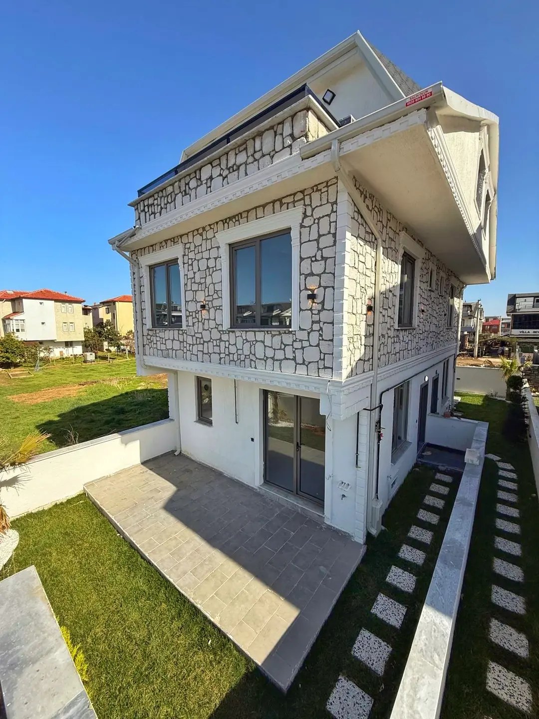 TERAS DENİZ MANZARALI, ALAÇATI TAŞ KONSEPT, ÖN CEPHE, LÜKS DİZAYN 3+1 TRİPLEKS VİLLA! KOCAALİ ALANDERE MH — Satılık Villa, Kocaali