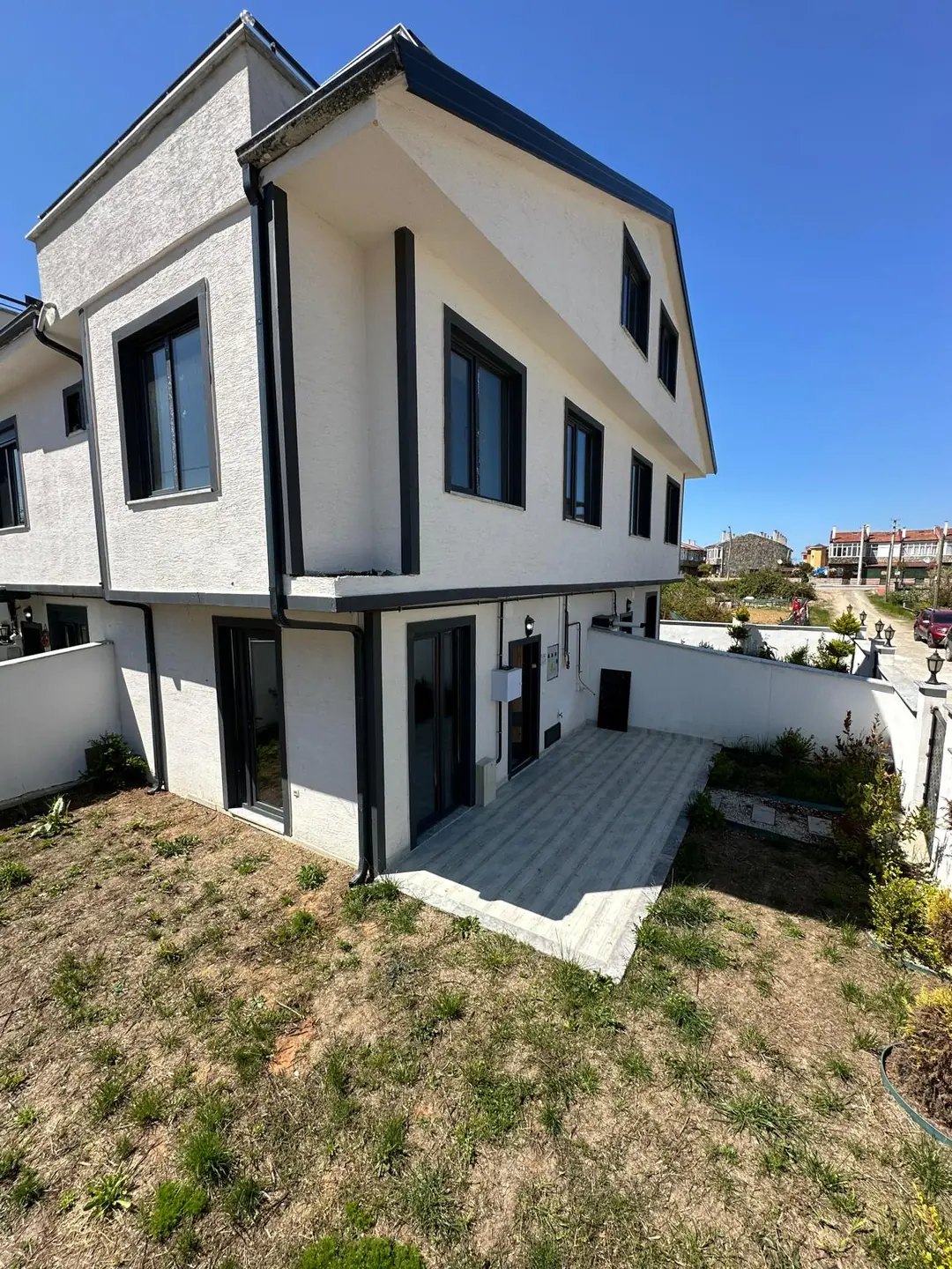 ULTRA GENİŞ BAHÇE ALANLI, KÖŞE PARSEL, EBEVEYN BANYOLU F/P 3+1 TRİPLEKS VİLLA! KOCAALİ YALI MH — Satılık Villa, Kocaali