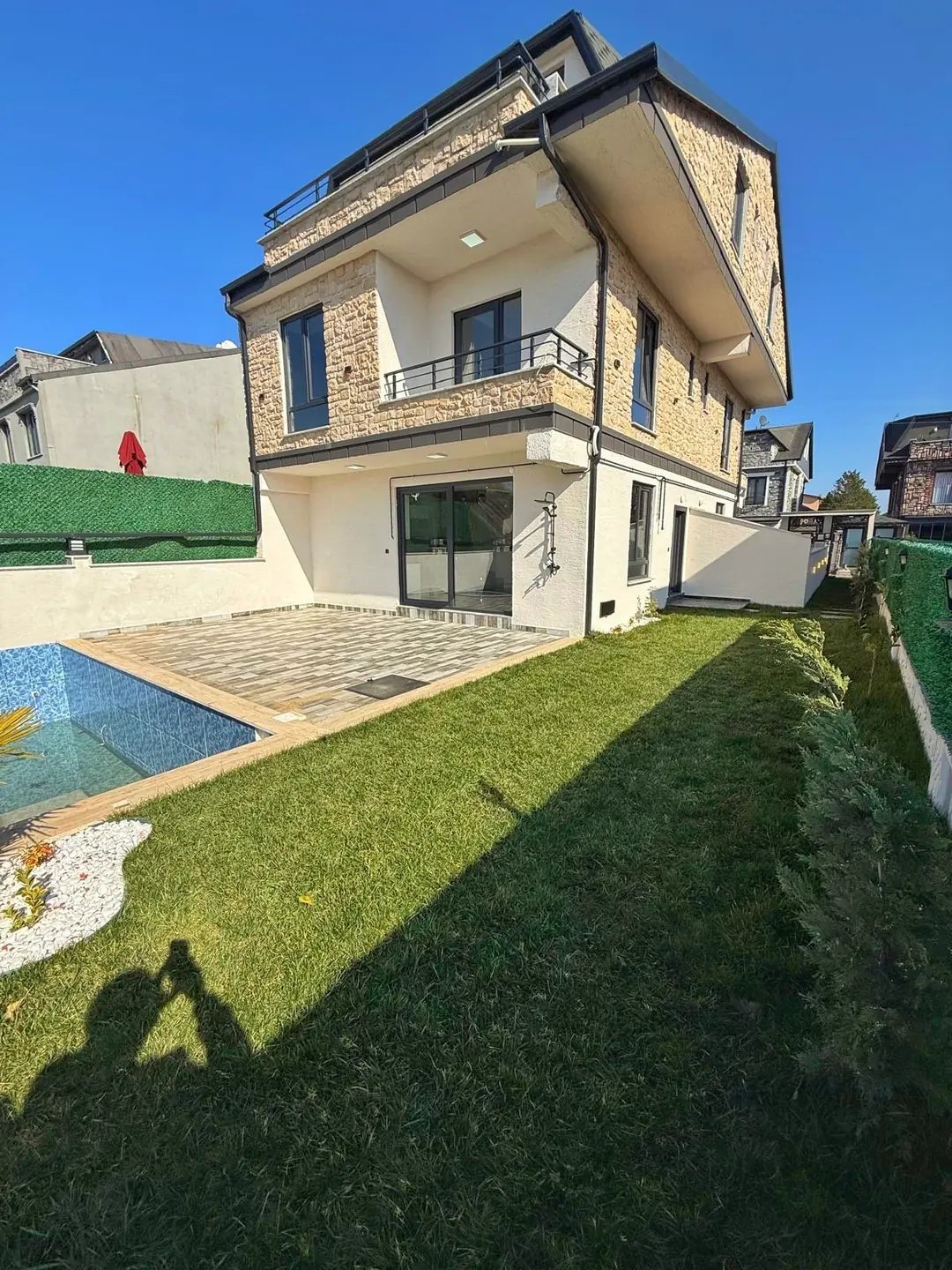 ULTRA GENİŞ BAHÇE, HAVUZLU, TERAS DENİZ MANZARALI, PLAJA 75METRE 4+1 TRİPLEKS VİLLA! KOCAALİ ALANDERE MH — Satılık Villa, Kocaali