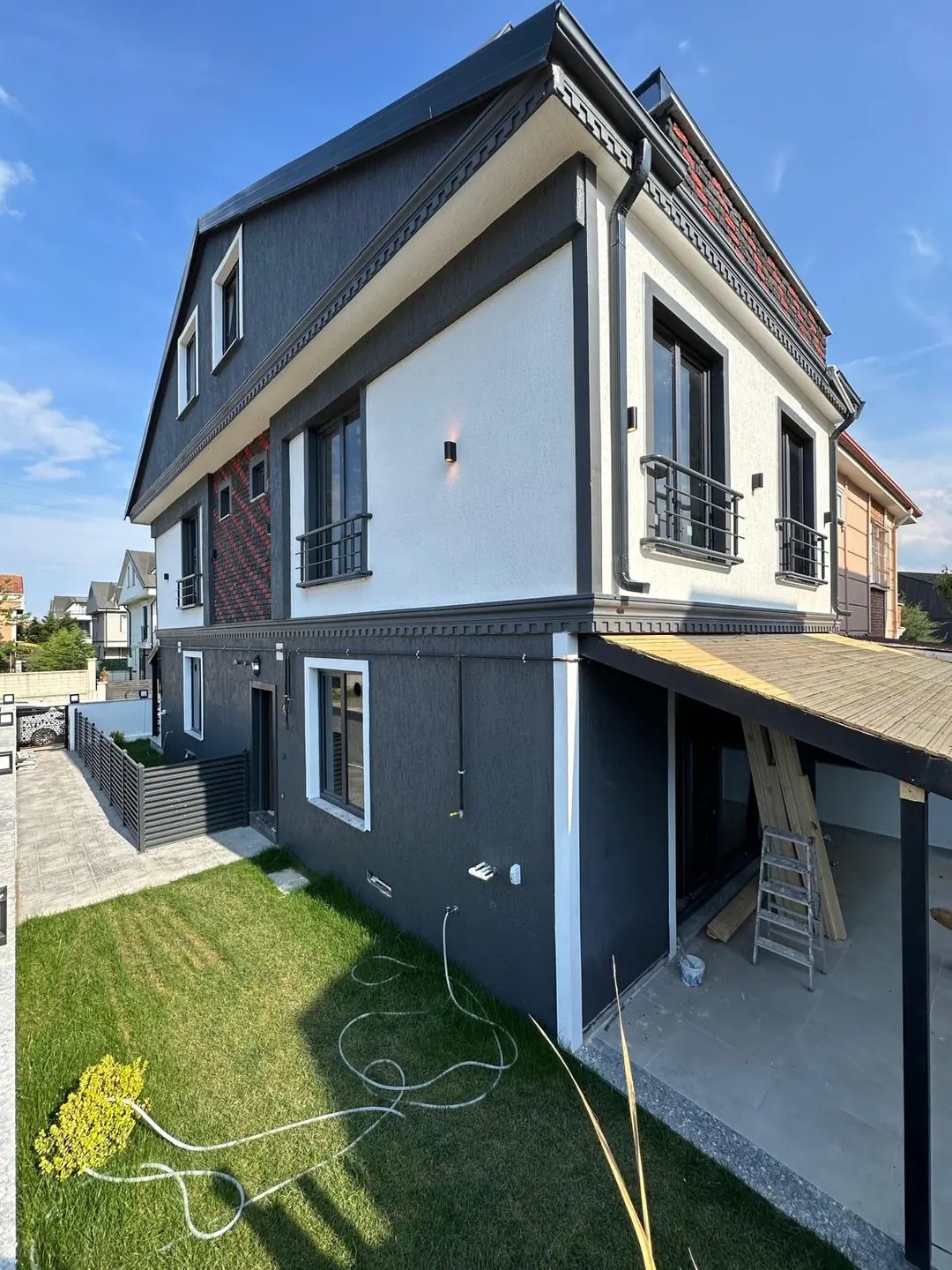 VERANDALI TERAS, MİNİ DENİZ MANZARALI, YERDEN ISITMA, KOMPLE GRANİT ZEMİN 3+1 TRİPLEKS VİLLA! KOCAALİ ALANDERE MH — Satılık Villa, Kocaali