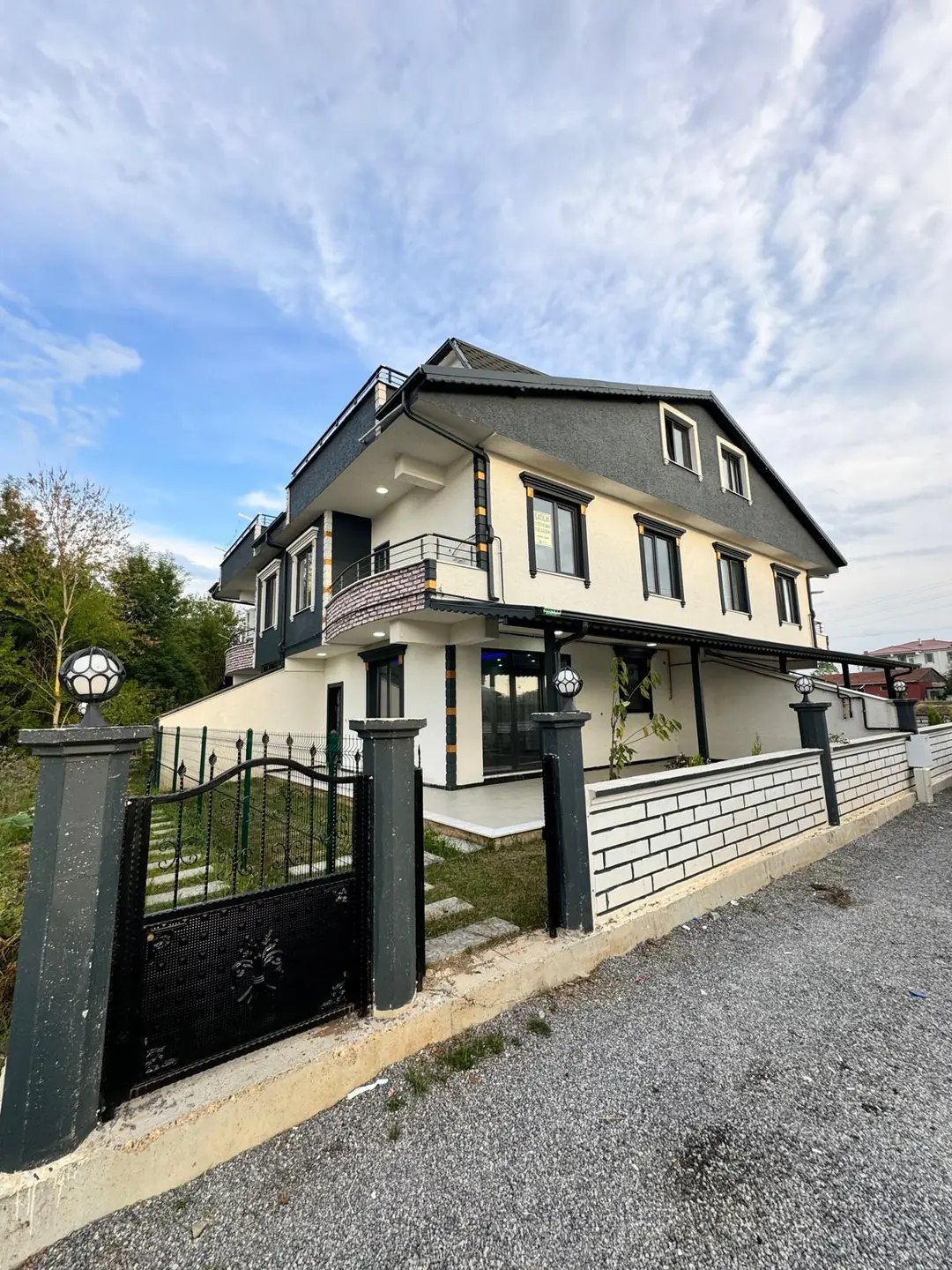 VERANDALI, YERDEN ISITMA, GENİŞ BAHÇE ALANLI F/P 5+1 TRİPLEKS VİLLA! KOCAALİ ALANDERE MH — Satılık Villa, Kocaali