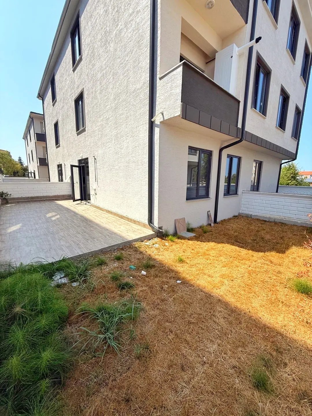 ZEMİN KAT, BAHÇE ALANLI, ÖN-ARKA CEPHE SEÇENEKLİ-ARKA CEPHE, F/P, DENİZE YÜRÜME MESAFESİ, YERDEN ISITMA, SİTE İÇİ 2+1 DAİRE! YAYLA MH — Satılık Daire, Kocaali