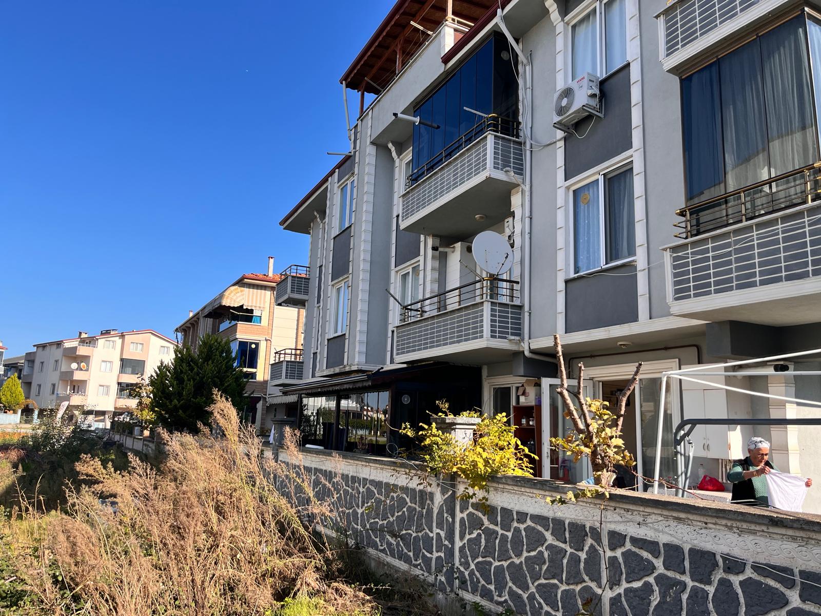 DENİZE ÇOK YAKIN MÜSTAKİL BAHÇELİ MASRAFSIZ 1+1 DAİRE — Satılık Daire, Karasu