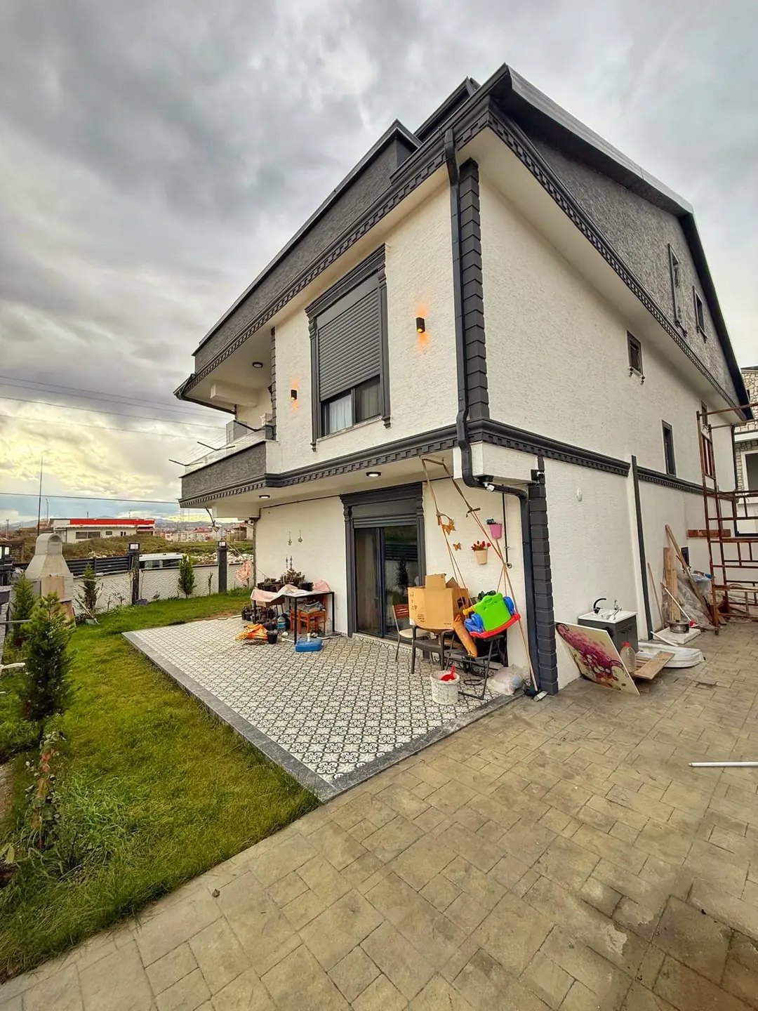 192m2 KENDİ ARSASI, ULTRA GENİŞ BİNA-BAHÇE KULLANIM ALANLI, MERKEZ PLAJ 5+1 TRİPLEKS! KOCAALİ YAYLA MH — Satılık Villa, Kocaali